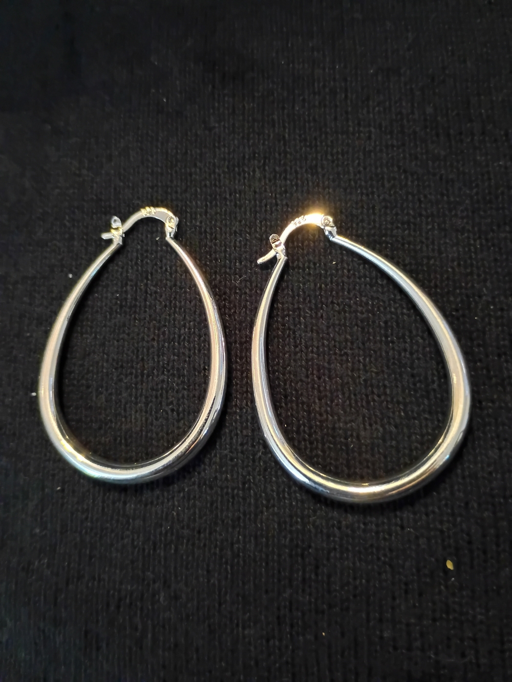 *NEVER WORN* Sterling Silver Teardrop Hoop Earrings